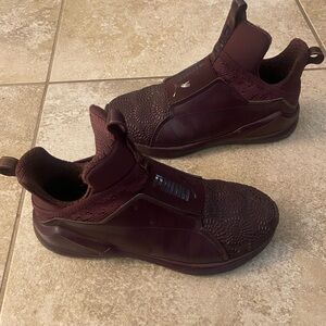 Puma woman’s Burgundy Slip-On Sneakers